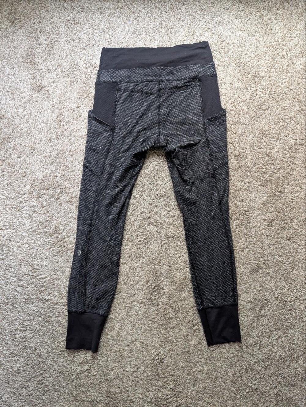 Lululemon Black Leggings With Micro Diamond‎ Design Women's Sz 6 Leg Pockets - Picture 3 of 10